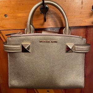 Michael Kors Metallic Gold Handbag/ Purse. Includes Long Strap. Excellent Cond.